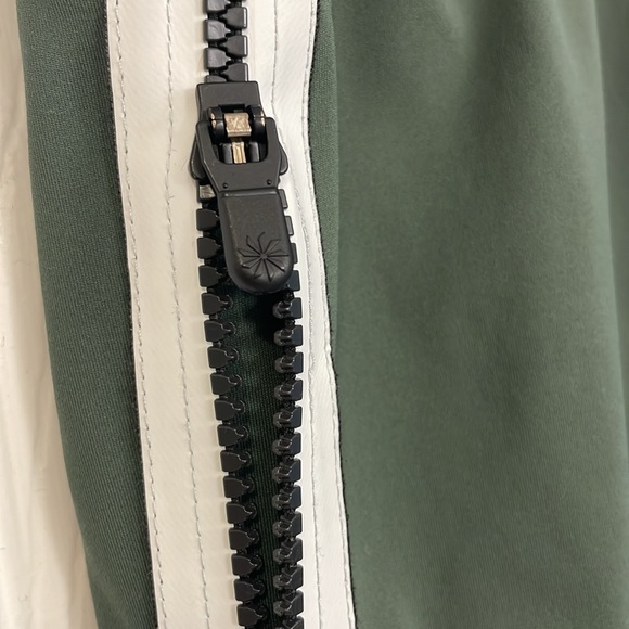 Athleta x Derek Lam 10C Military Fatigue Green zipper leggings pants - Medium - Picture 12 of 13